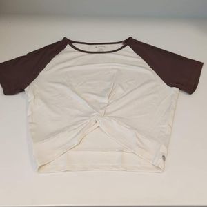 Knotty Raglan Crop
